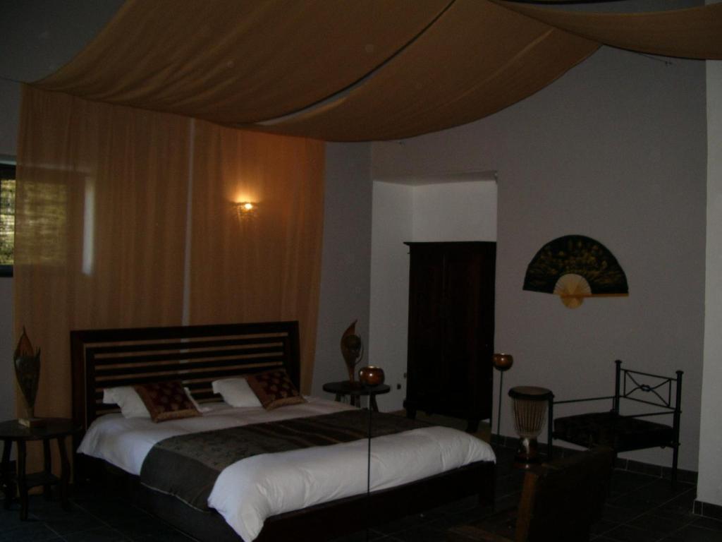 Le Prieure Des Sources Hotel La Repara Room photo